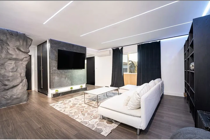 $1400 : Modern & Efficient Apartment image 3