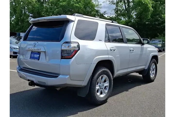 $44578 : Toyota 4Runner 2024 4x4 SR5 image 6