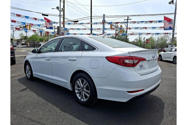 $9600 : 2016 Sonata SE image 4