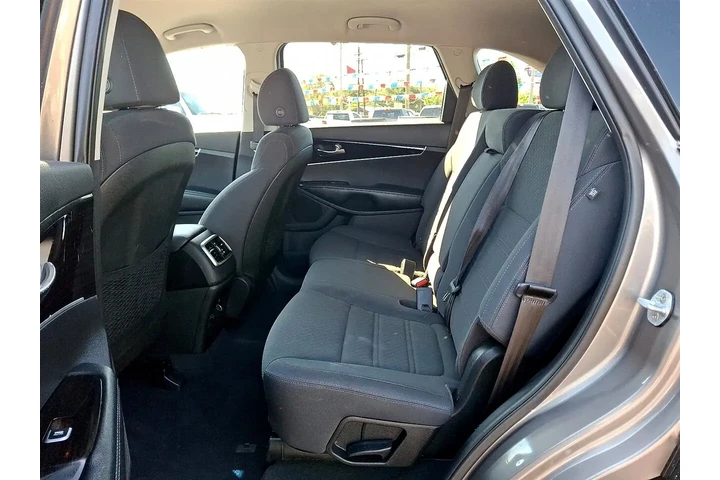 $17800 : 2019 Sorento LX 2WD image 10