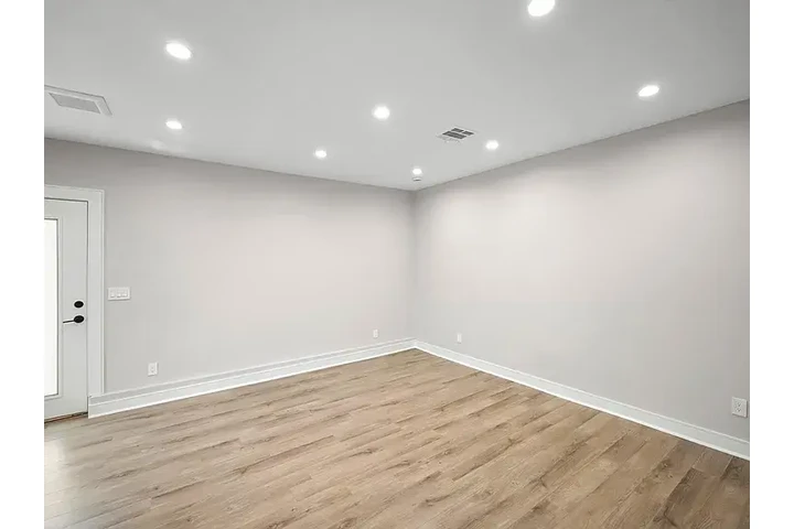 $2700 : 1 beds 1baths 670Sqft image 6