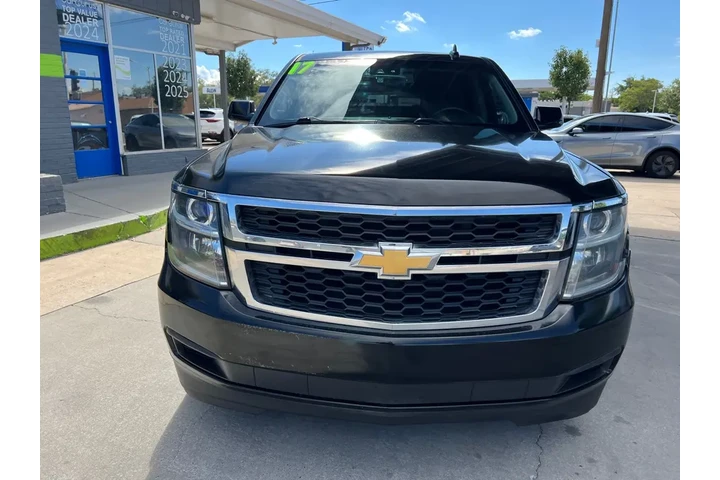 2017 Suburban LT 4WD image 2