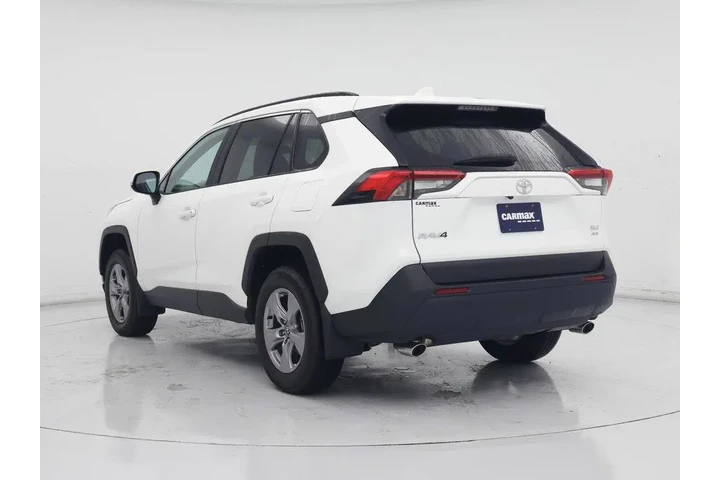 $35998 : Toyota RAV4 2025 AWD XLE 4dr image 2