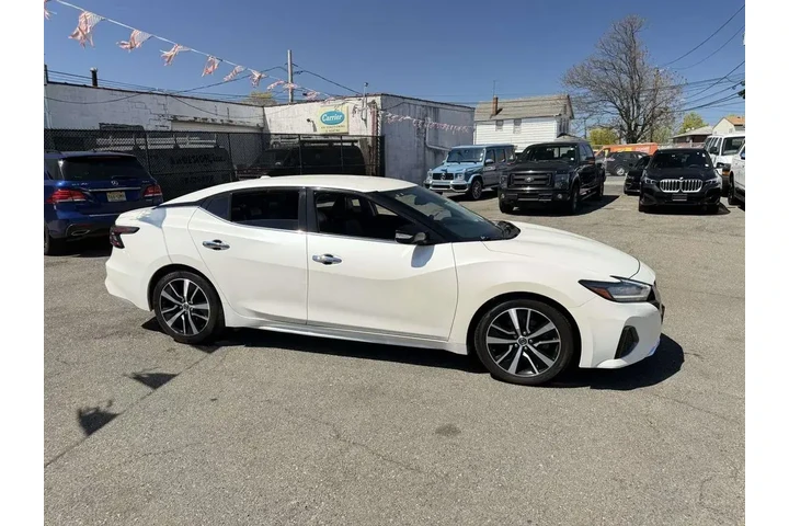 $19298 : Nissan Maxima 2021 3.5 SV 4d image 8