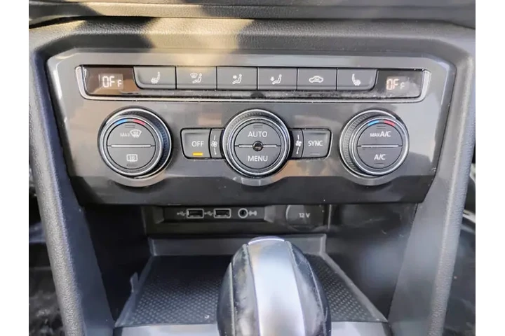 $13995 : 2019 Tiguan SEL R-Line image 8