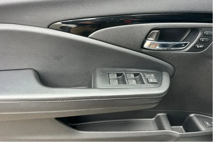 $31981 : Honda Pilot 2020 AWD Touring image 10