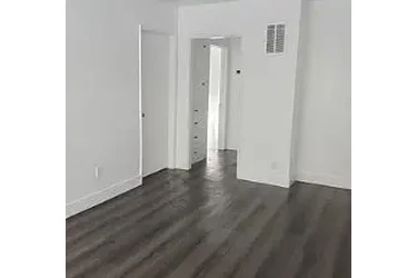 APTO. EN 1028 N. ARDMORE AVE. en Los Angeles