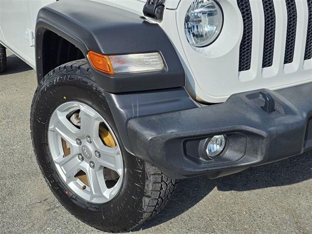 $27995 : 2020 Wrangler Unlimited image 3