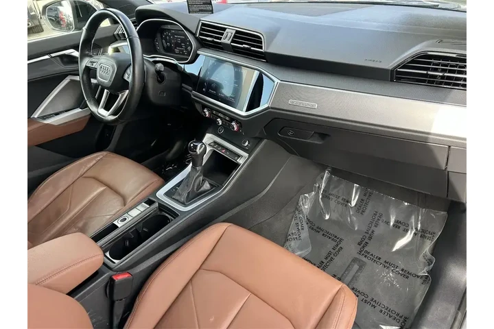 $21140 : Audi Q3 2022 AWD quattro S l image 8