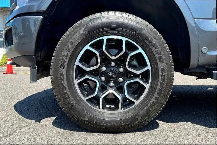 $33895 : Ford F-150 2020 4x4 Lariat 4 image 8