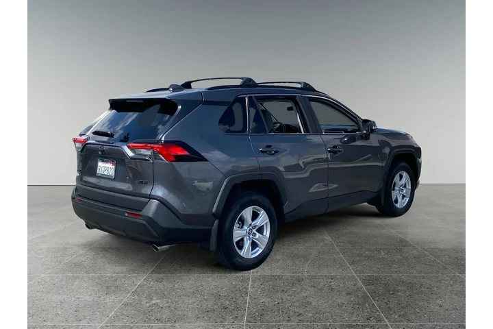 $22589 : Toyota RAV4 2021 XLE 4dr SUV image 5