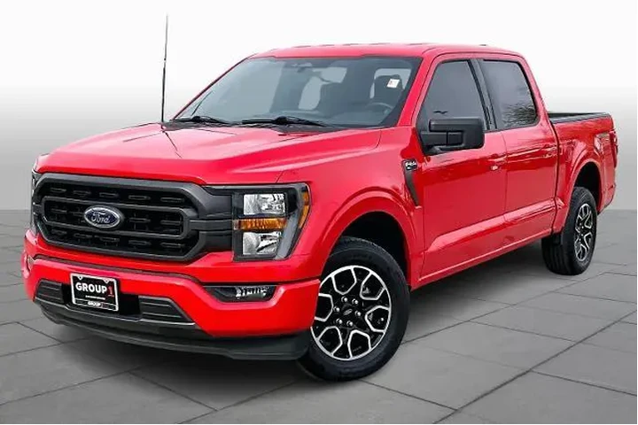 $39138 : Ford F-150 2023 4x2 XLT 4dr image 1