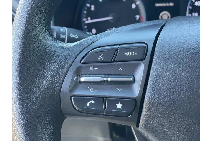 $17995 : Hyundai KONA 2023 AWD SEL 4d image 8