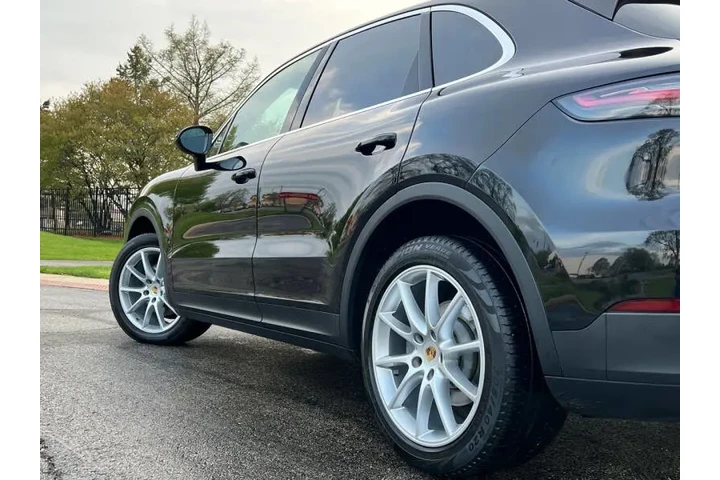 $44997 : 2019 Cayenne image 9