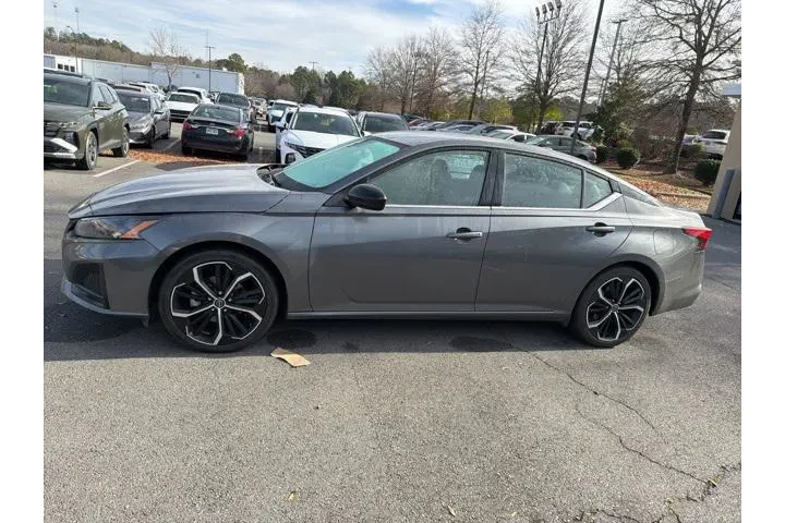 $21707 : Nissan Altima 2024 2.5 SR 4d image 4