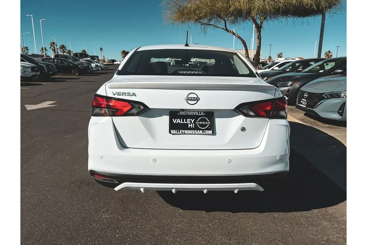 $20477 : Nissan Versa 2025 S 4dr Seda image 10