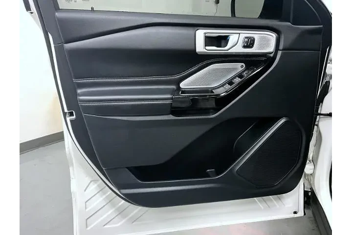 $28495 : Ford Explorer 2021 AWD ST 4d image 10