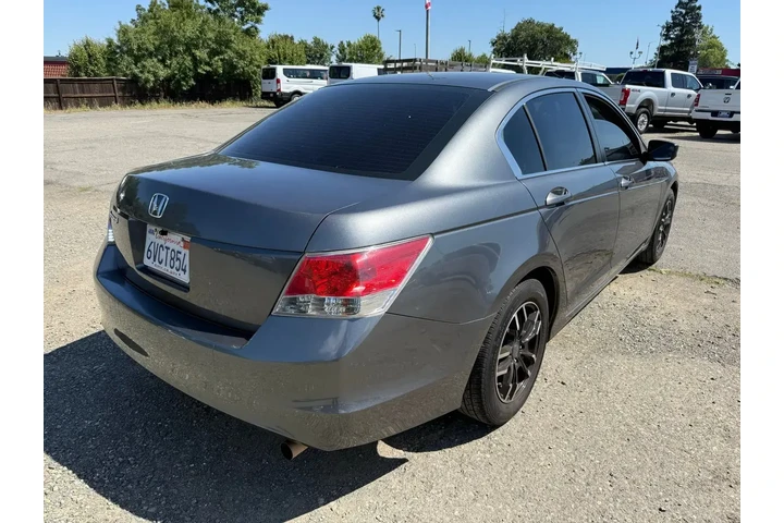 $7000 : Honda Accord 2010 LX 4dr Sed image 5
