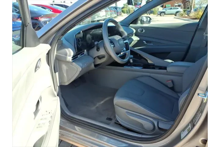 $27990 : Hyundai ELANTRA 2025 SEL Con image 5