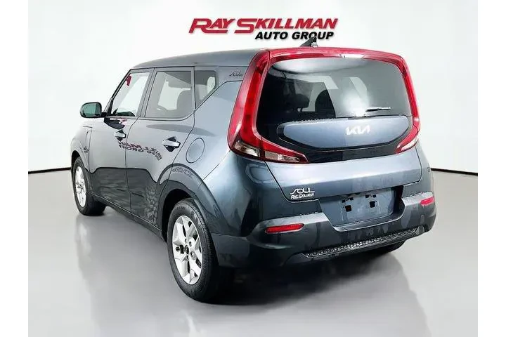 $17975 : Kia Soul 2022 LX 4dr Crossov image 5