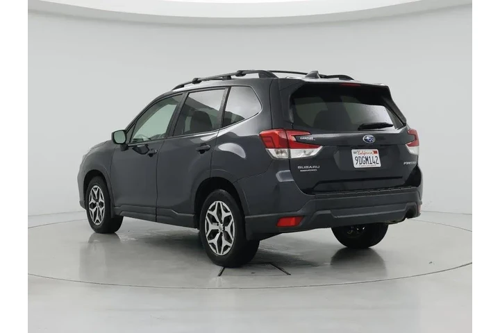 $17998 : Subaru Forester 2019 AWD Pre image 2