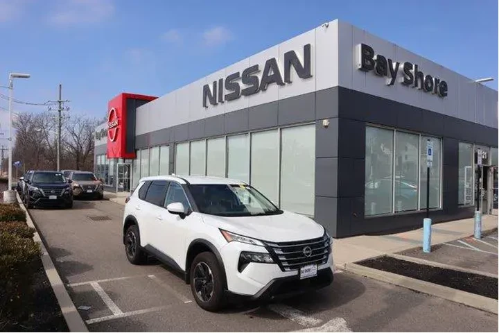 $23554 : Nissan Rogue 2025 AWD SV 4dr image 1