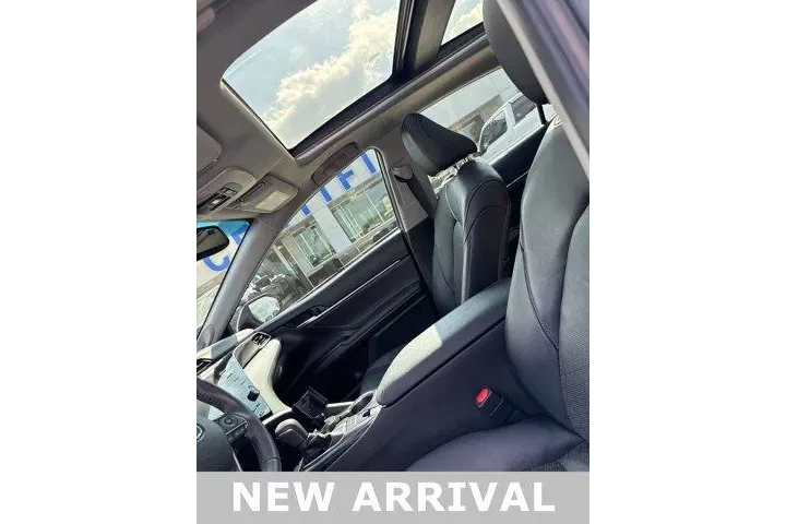 $21891 : Toyota Camry 2018 XLE V6 4dr image 5