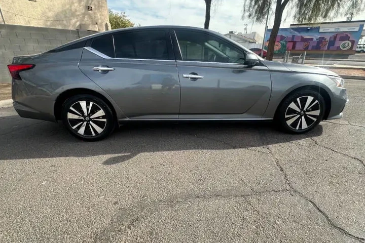 $16595 : 2021 Altima 2.5 SV image 8