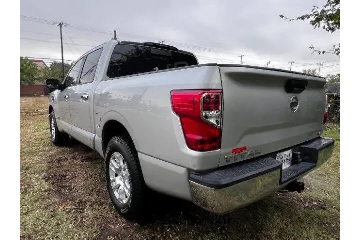 $18995 : 2017 Titan image 4