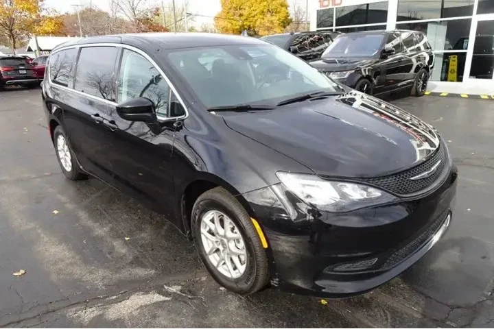 $24999 : 2024 CHRYSLER VOYAGER image 1