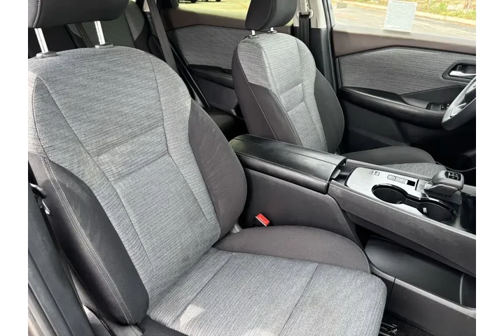 $17999 : Nissan Rogue 2023 SV 4dr Cro image 10