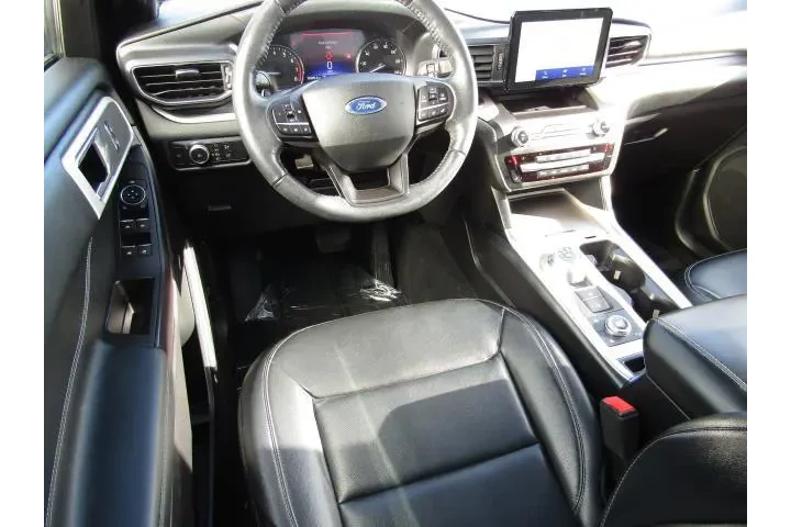 $22886 : Ford Explorer 2020 AWD XLT 4 image 2