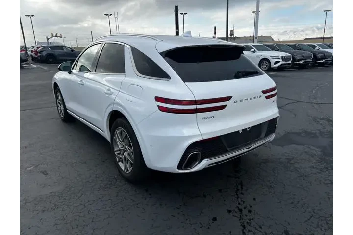 $37495 : Genesis GV70 2023 AWD 2.5T S image 4
