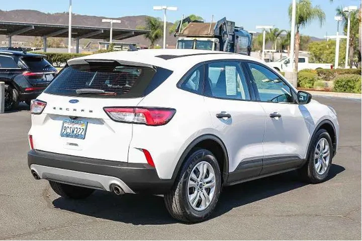 $17555 : Ford Escape 2022 S 4dr SUV image 6