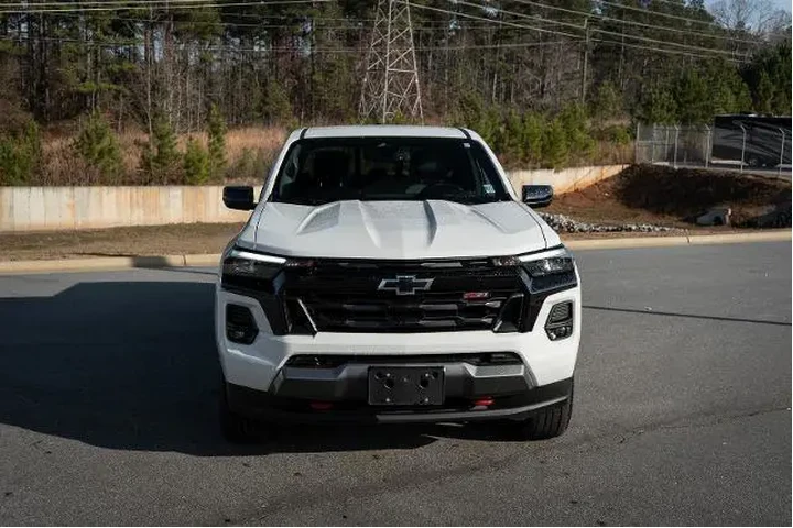 $39877 : Chevrolet Colorado 2024 4x4 image 2