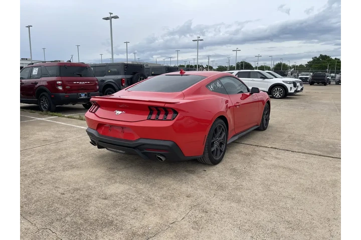 $31759 : Ford Mustang 2024 EcoBoost 2 image 3