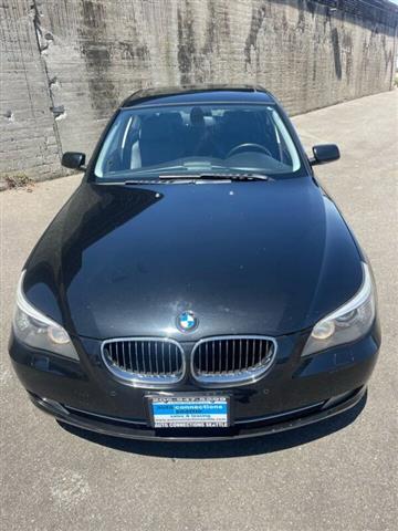 $9988 : 2010 BMW 5 Series 528i xDrive image 8