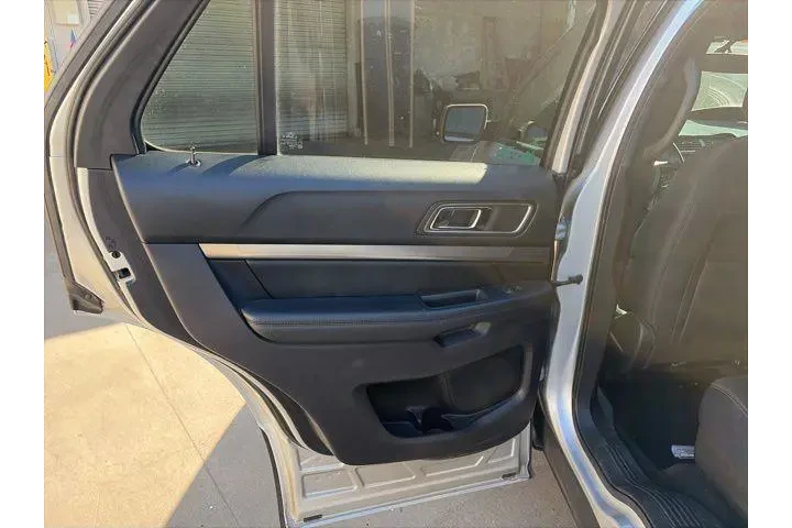 $12300 : Ford Explorer 2019 AWD XLT 4 image 9