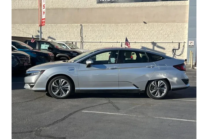 $18998 : Honda Clarity Plug-In Hybrid image 2