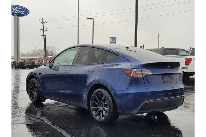$30397 : Tesla Model Y 2022 AWD Long image 5