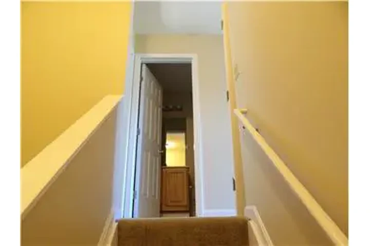 $1595 : Rental property with 3 bedro image 9