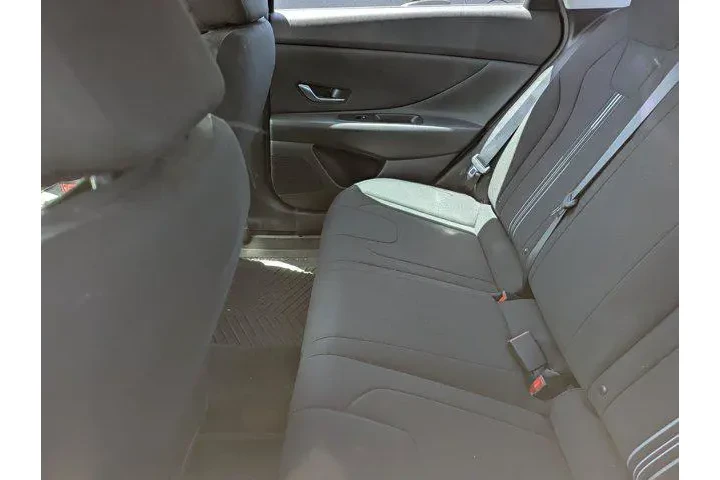 $17987 : Hyundai ELANTRA 2022 SEL 4dr image 7