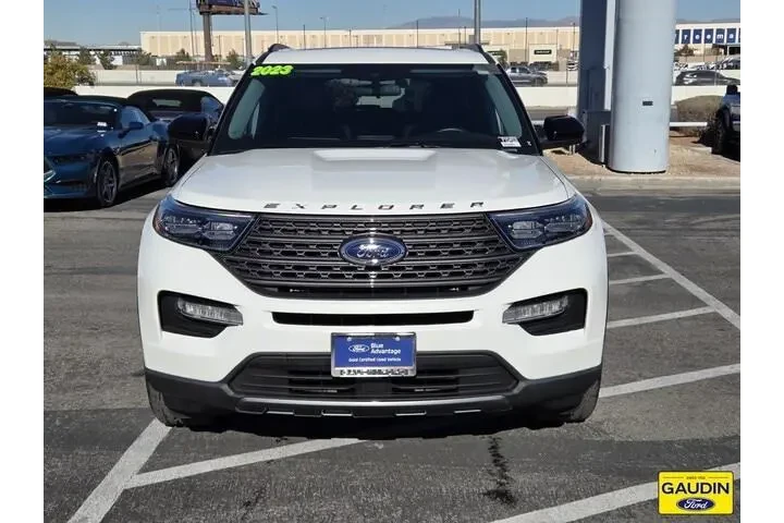 $39900 : Ford Explorer 2023 AWD XLT 4 image 2