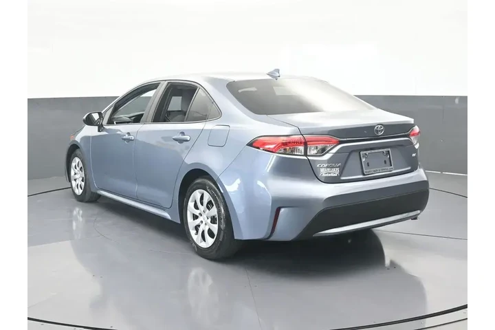 $17995 : Toyota Corolla 2022 LE 4dr S image 4