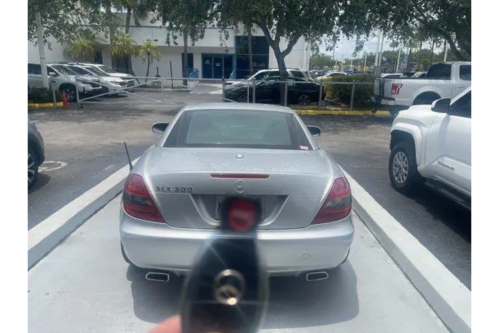$8000 : Mercedes-Benz SLK 2009 SLK 3 image 7