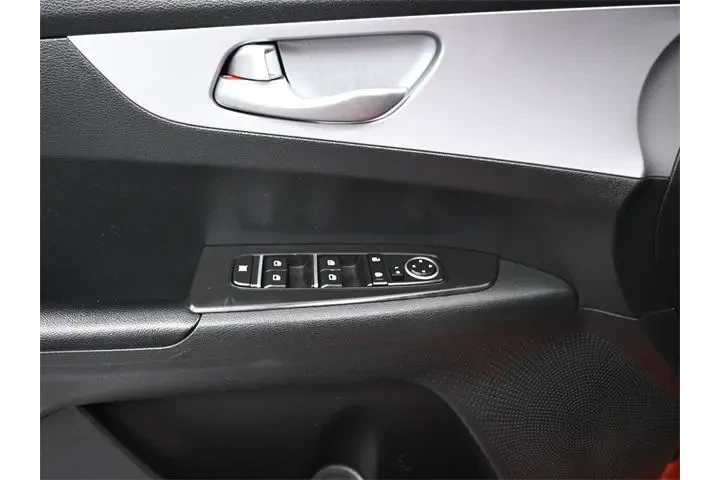 $16459 : Kia Forte 2023 LX 4dr Sedan image 8