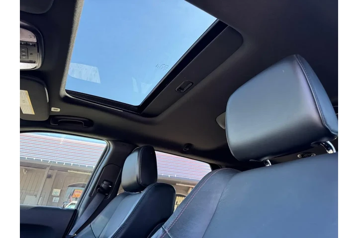 2022 Durango R/T image 7