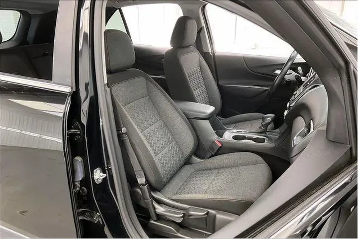 $17490 : Chevrolet Equinox 2022 LT 4d image 7