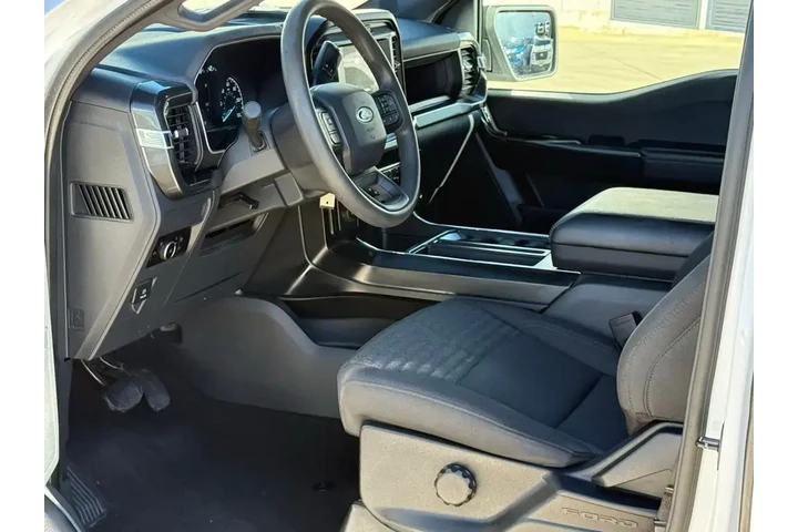 $33989 : Ford F-150 2023 4x2 XL 4dr S image 6