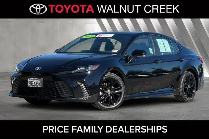 $26900 : Toyota Camry 2025 SE 4dr Sed image 1